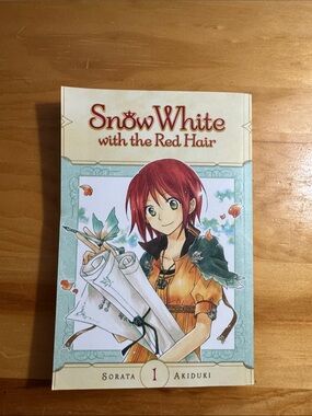 📚2/$6  Snow White with the Red Hair #1 in the Akagami no Shirayukihime Series